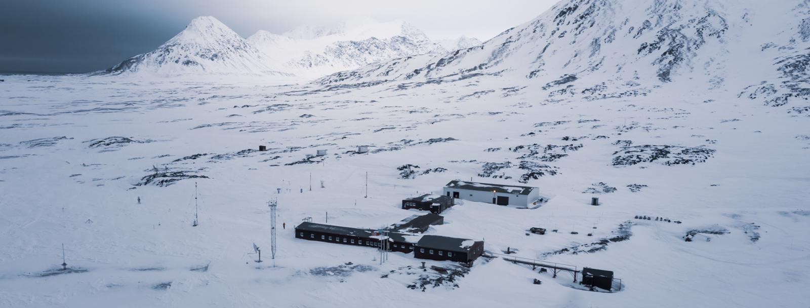 Photo of the Stanisław Siedlecki Polish Polar Station Hornsund, a year-round research station in Spitsbergen, managed by the Institute of Geophysics PAN