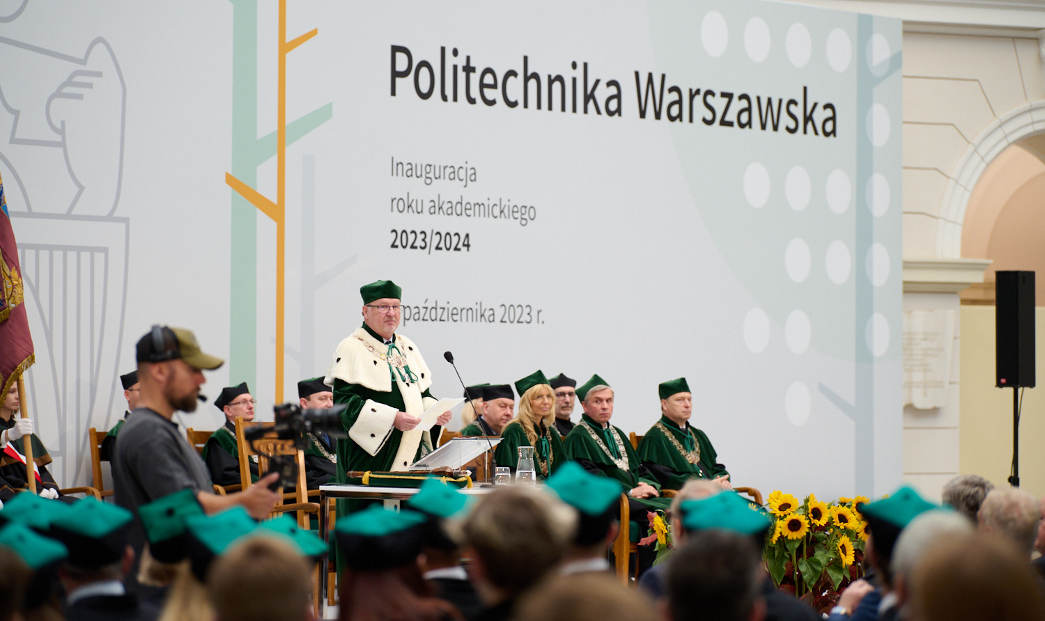 Photo of the WUT Rector Professor Krzysztof Zaremba during the inauguration 
