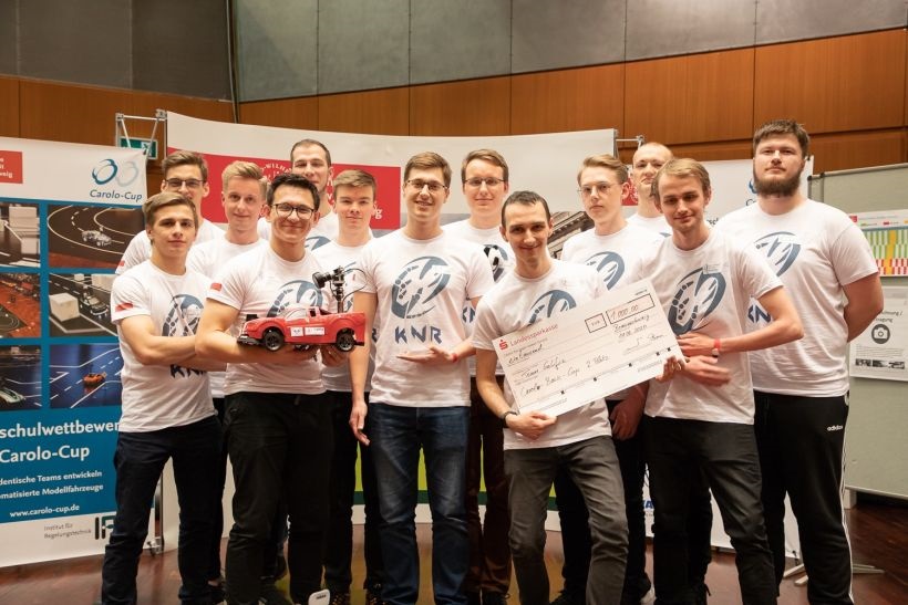Photo of the students who work on the project
