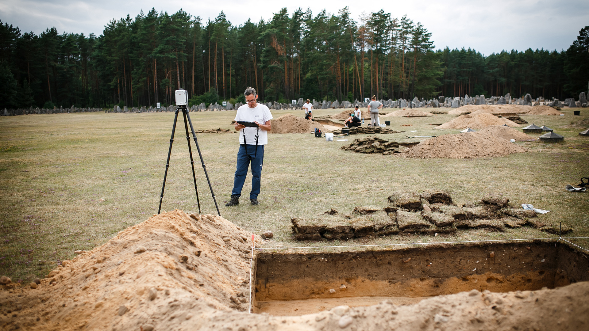 Research work at the Treblinka Extermination Camp (photo: Natalia Zalewska)