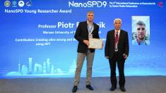 Piotr Bazarnik, PhD, receives the NanoSPD Young Researcher Award 2025.
