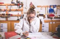 Photo of the woman who in the laboratory